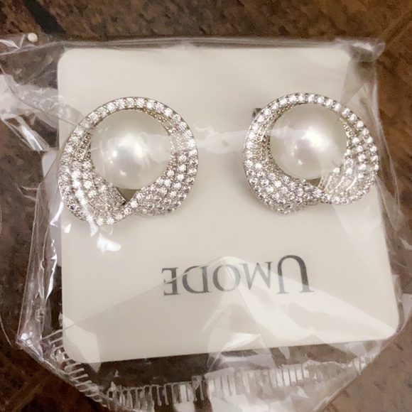 Women’s earring - Picture 1 of 4